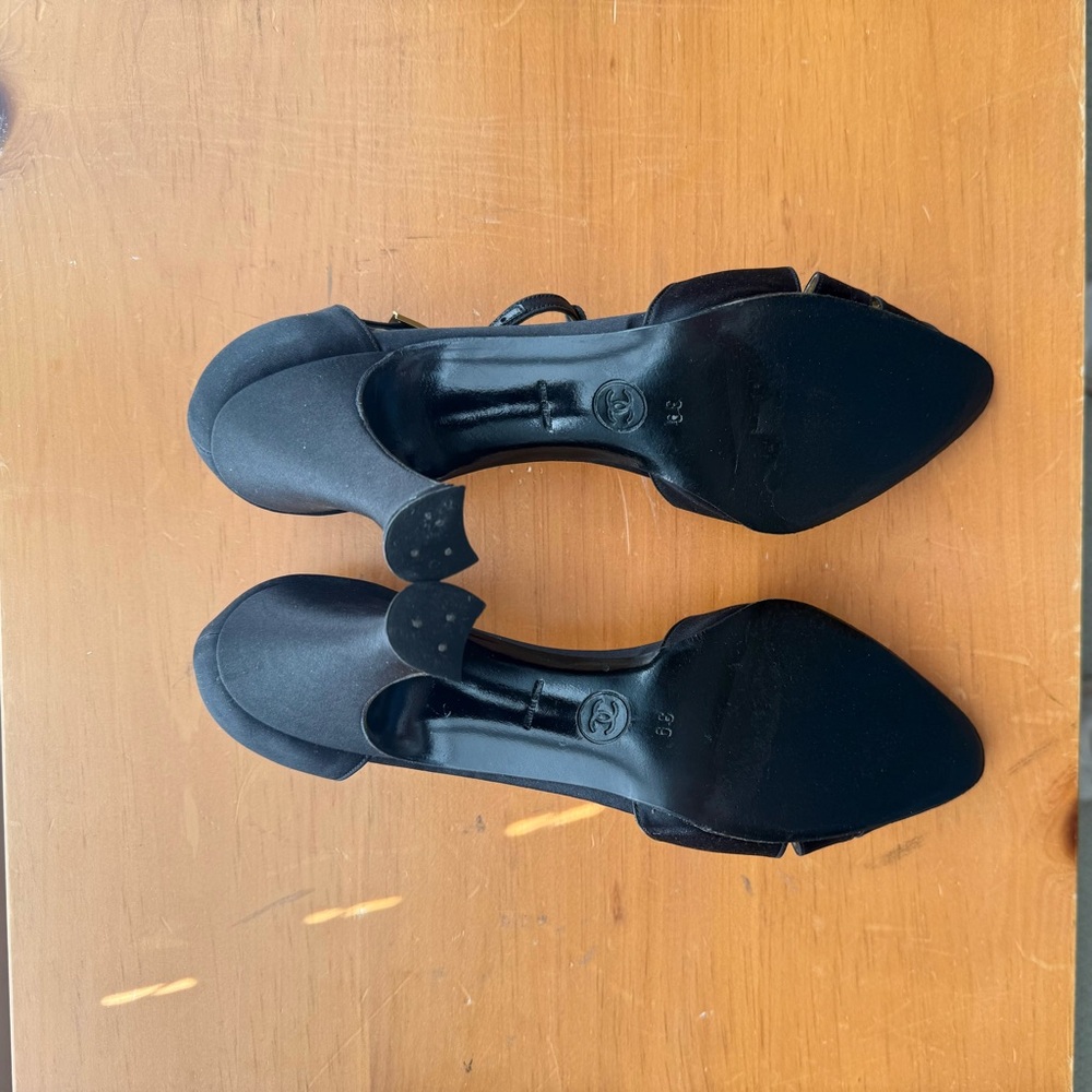 CHANEL black satin heels, size 39 - Picture 10 of 10